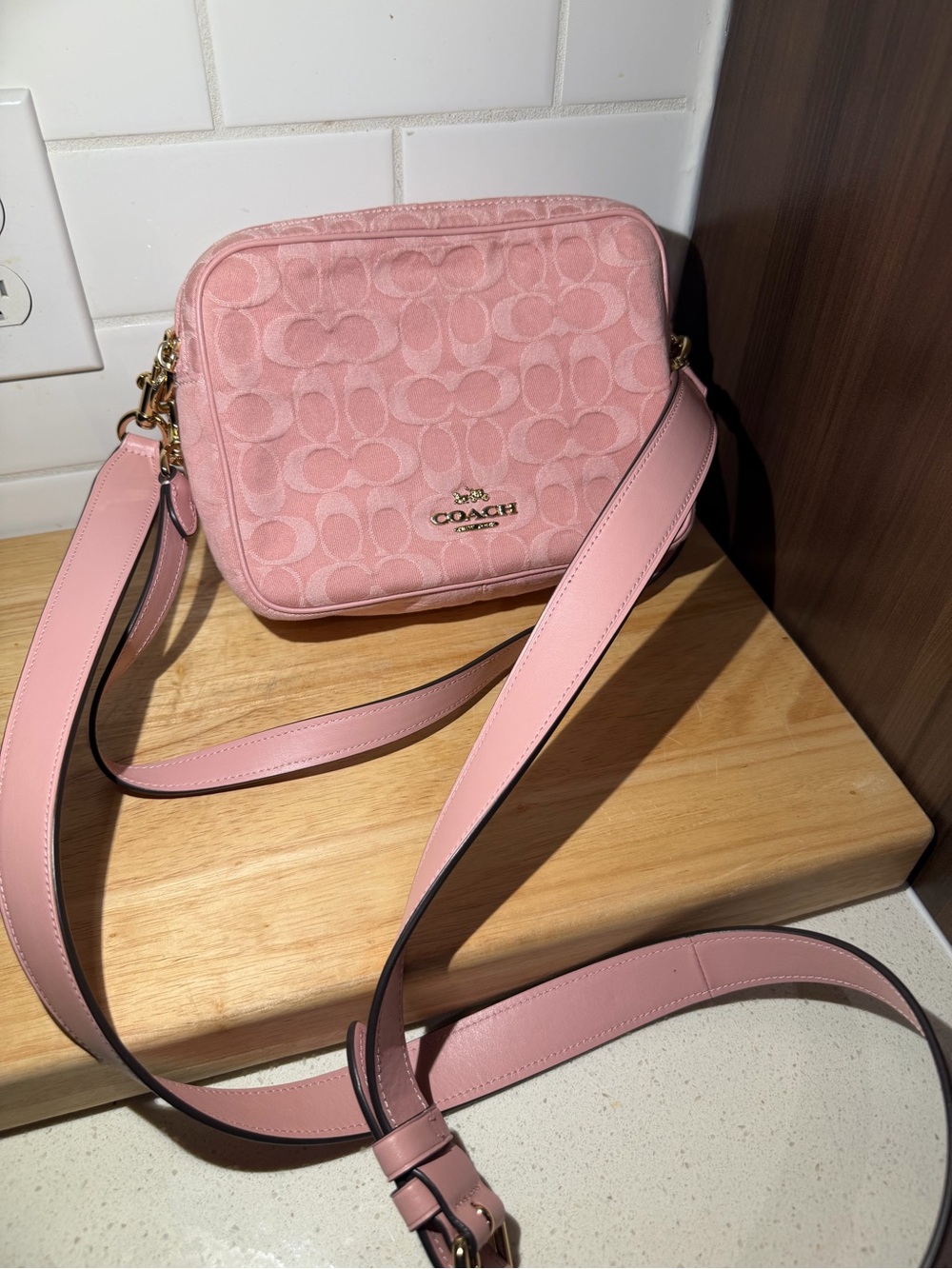 Coach Carey Shoulder/Crossbody Bag In Signature Denim/Gold/Light Pink CER69 - Picture 14 of 16